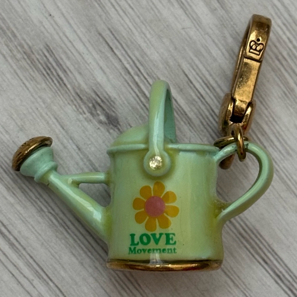 JUICY COUTURE "Garden Flower Watering Garden Can Pot" Love movement Charm